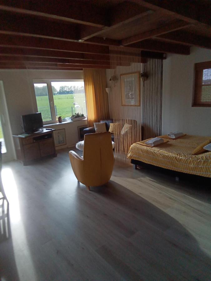 Bed and Breakfast De Indiaan Noord-Scharwoude Exterior foto